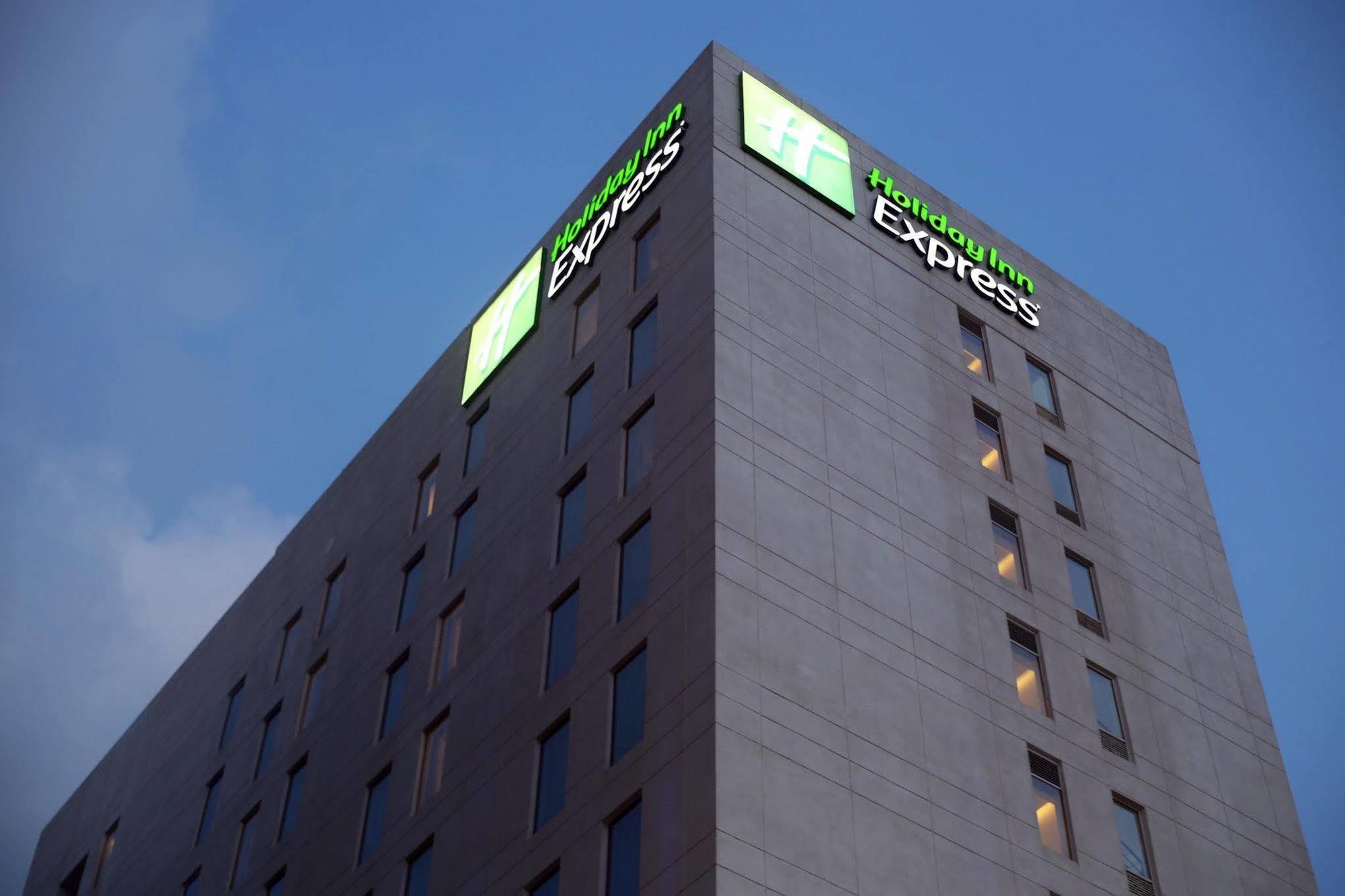 Holiday Inn Express Chennai Old Mahabalipuram Road Ngoại thất bức ảnh