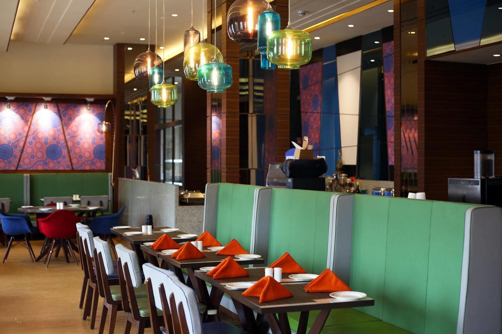 Holiday Inn Express Chennai Old Mahabalipuram Road Ngoại thất bức ảnh