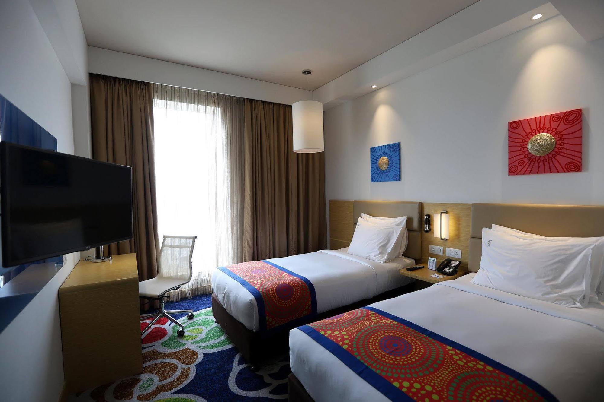 Holiday Inn Express Chennai Old Mahabalipuram Road Ngoại thất bức ảnh