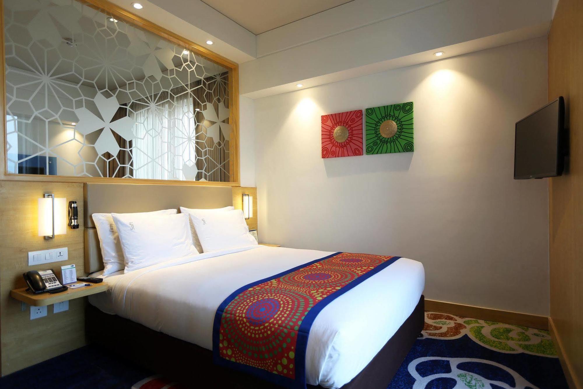Holiday Inn Express Chennai Old Mahabalipuram Road Ngoại thất bức ảnh