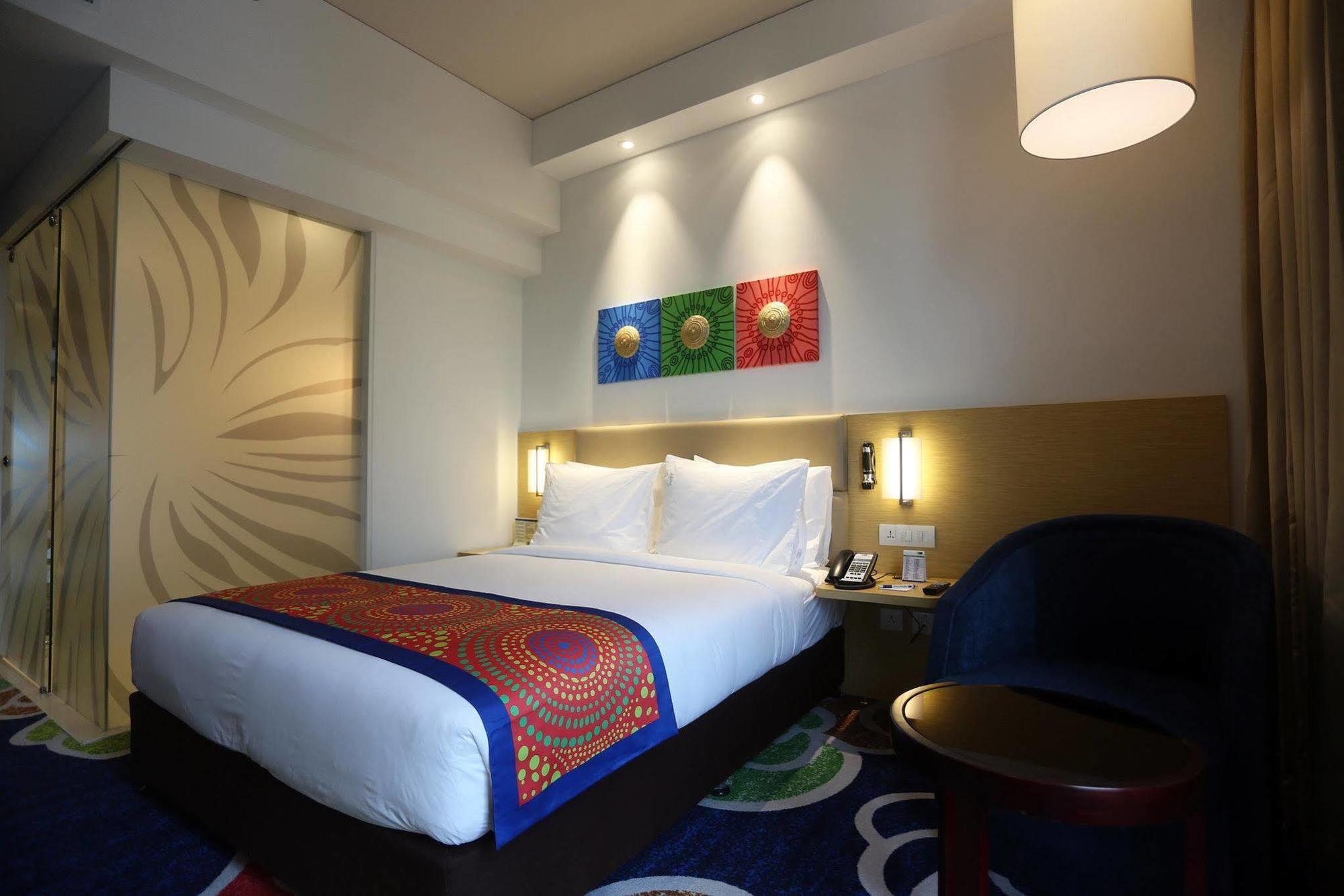 Holiday Inn Express Chennai Old Mahabalipuram Road Ngoại thất bức ảnh